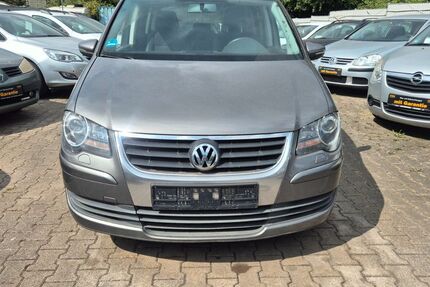 VW Touran 232.000 km 3.499 &euro; Essen 45356