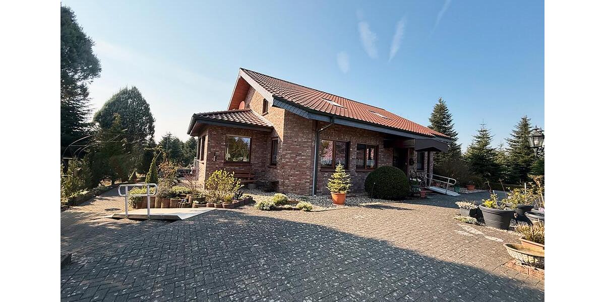 Dachgeschoßwohnung Issum - 5 Zimmer, 140 m&sup2;, 1.150&euro; | Angebot:26249906