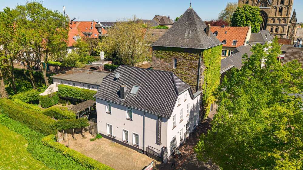 Einfamilienhaus Xanten - 11 Zimmer, 359 m&sup2;, 1.350.000&euro; | Angebot:26382140