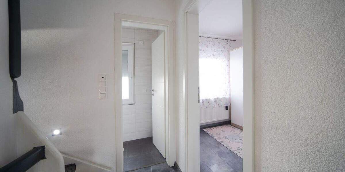 Reihenmittelhaus Kamp - Lintfort Stadtkern - 4 Zimmer, 110 m&sup2;, 368.000&euro; | Angebot:25696612