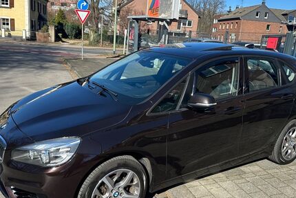 BMW 218 211.000 km 6.999 &euro; Duisburg 47226