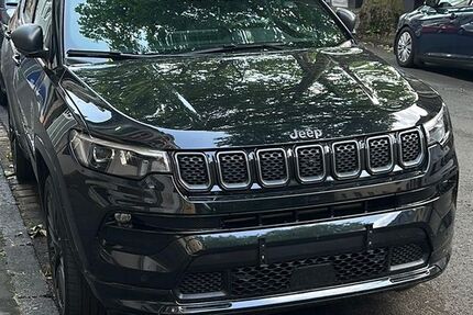 Jeep Compass 53.000 km 21.700 &euro; Duisburg 47166