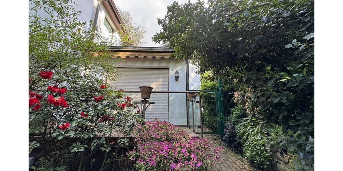 Einfamilienhaus Essen Bergerhausen - 8 Zimmer, 180 m&sup2;, 395.000&euro; | Angebot:26583846