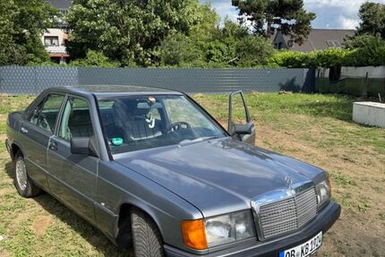Mercedes-Benz 190 110.000 km 5.000 &euro; Oberhausen 46045