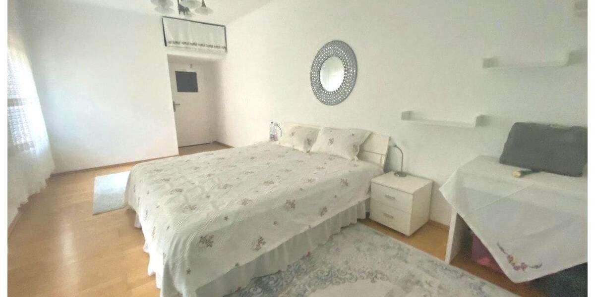 Mehrfamilienhaus, Wohnhaus Krefeld Stadtmitte - 5 Zimmer, 140 m&sup2;, 249.000&euro; | Angebot:25776323