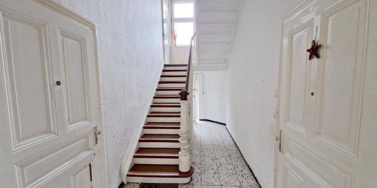 Mehrfamilienhaus, Wohnhaus Oberhausen Sterkrade-Mitte - 300.000&euro; | Angebot:26044282