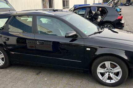 Audi A4 220.000 km 2.650 &euro; Duisburg 47137