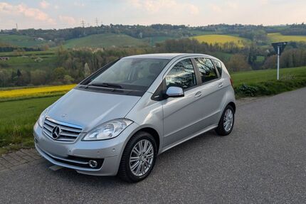 Mercedes-Benz A 180 91.000 km 8.400 &euro; Essen 45239