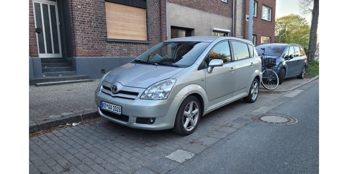 Toyota Corolla Verso 146.000 km 5.500 &euro; Krefeld 47798