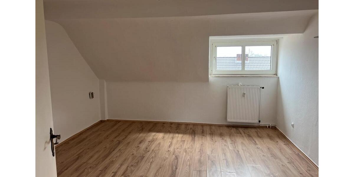 Dachgeschoßwohnung Duisburg Beeck - 2 Zimmer, 48 m&sup2;, 360&euro; | Angebot:25943732