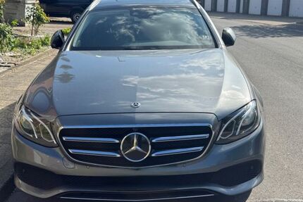 Mercedes-Benz E 220 136.000 km 23.499 &euro; Moers 47447