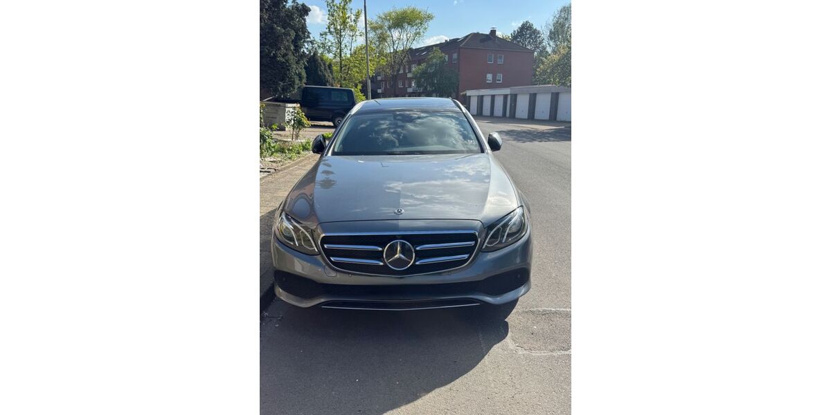 Mercedes-Benz E 220 136.000 km 23.499 &euro; Moers 47447