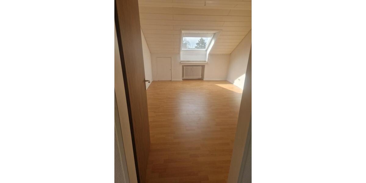 Dachgeschoßwohnung Wesel Fusternberg - 2 Zimmer, 60 m&sup2;, 670&euro; | Angebot:26024027