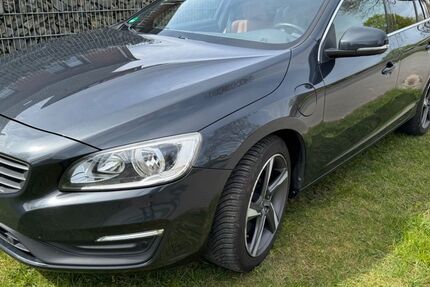 Volvo V60 199.500 km 8.900 &euro; Alpen 46519