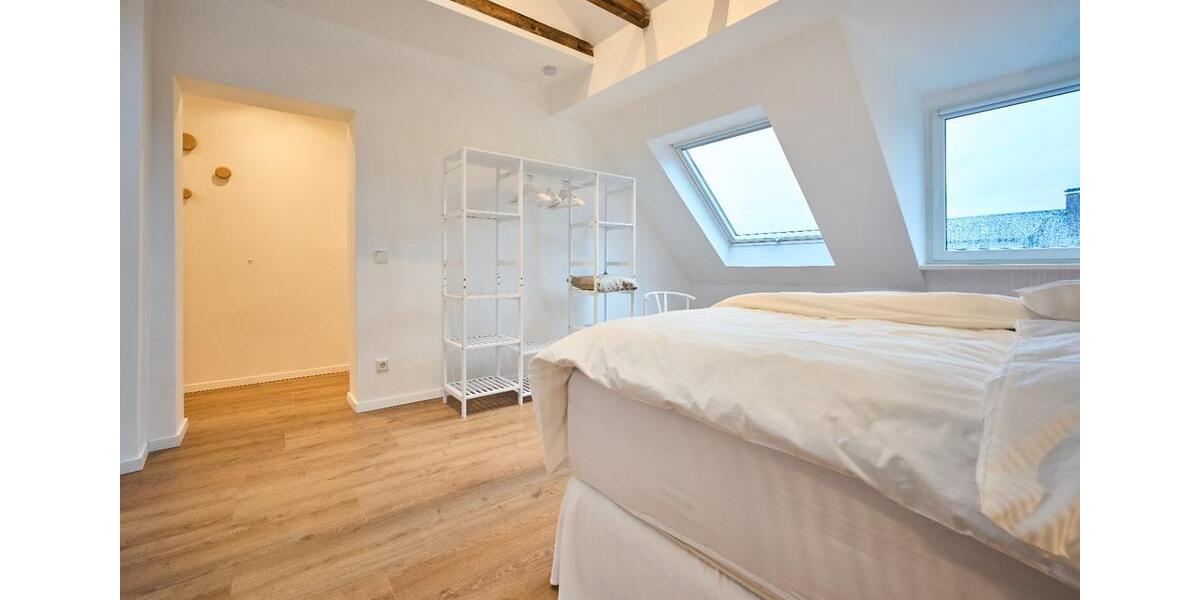 Dachgeschoßwohnung Essen Stadtbezirk III - 2 Zimmer, 50 m&sup2;, 1.199&euro; | Angebot:26038712