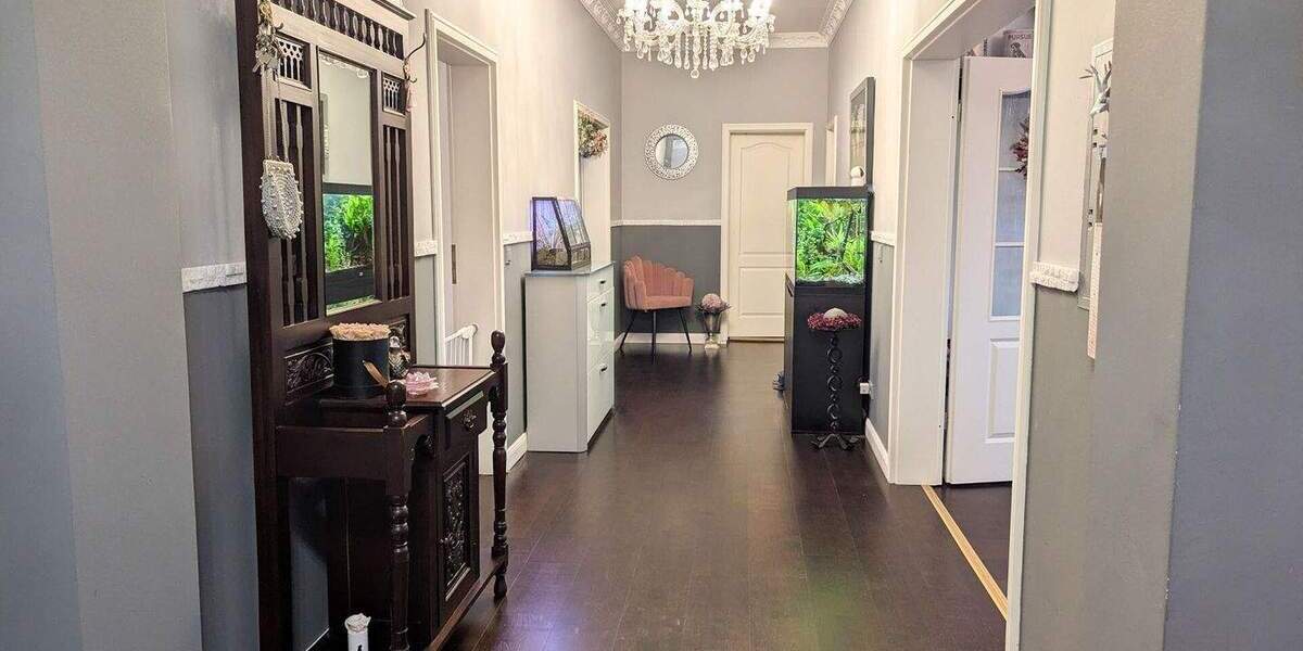 Etagenwohnung Duisburg Mittelmeiderich - 5 Zimmer, 132 m&sup2;, 199.900&euro; | Angebot:25777749