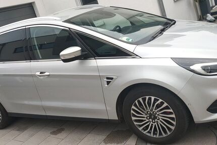 Ford S-Max 125.000 km 17.900 &euro; NEUKIRCHEN-VLUYN 47506