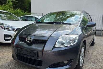 Toyota Auris 124.000 km 6.500 &euro; Essen 45144