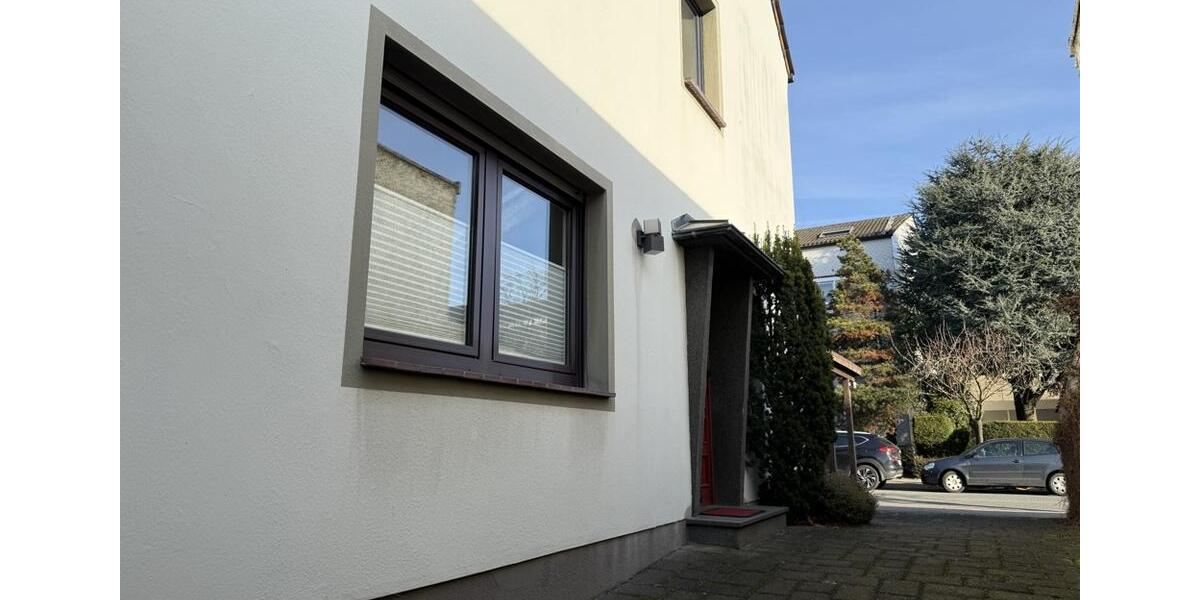 Erdgeschoßwohnung Gladbeck - 3 Zimmer, 135 m&sup2;, 1.300&euro; | Angebot:26021642