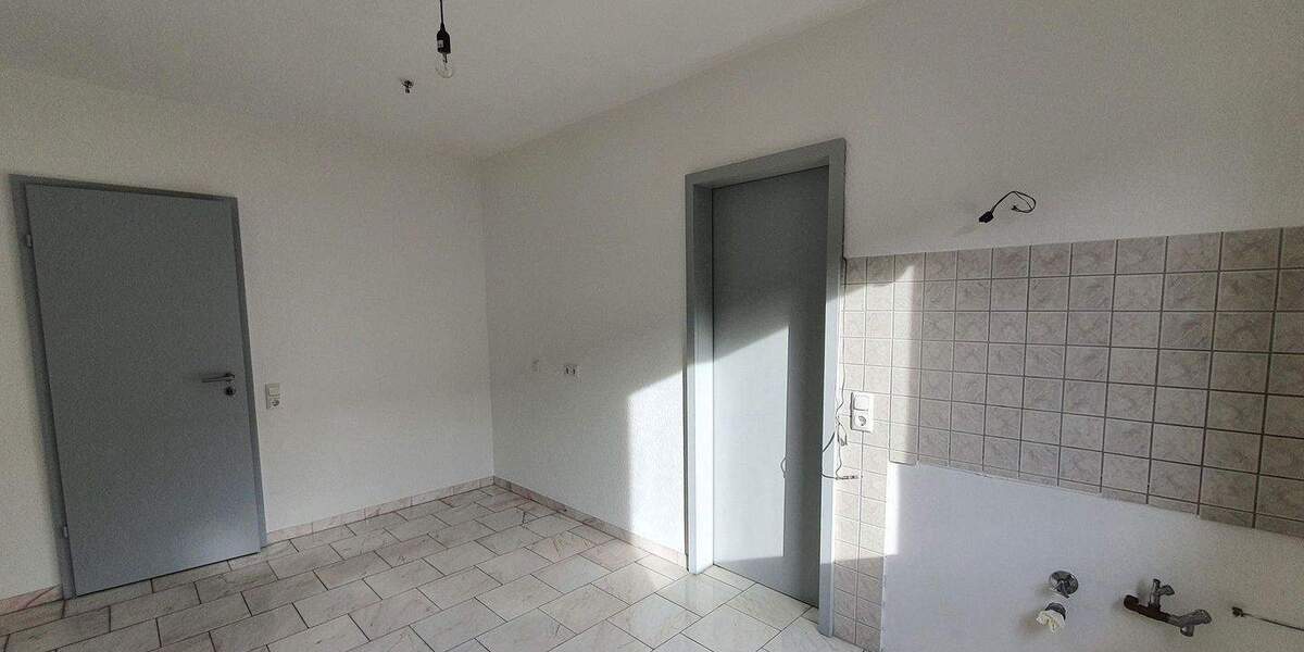 Etagenwohnung Duisburg Rahm - 4 Zimmer, 130 m&sup2;, 1.800&euro; | Angebot:25854102