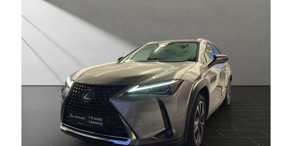 Lexus UX 19.946 km 30.990 &euro; Wesel 46485