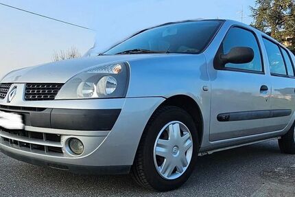 Renault Clio 67.000 km 2.499 &euro; Essen 45309