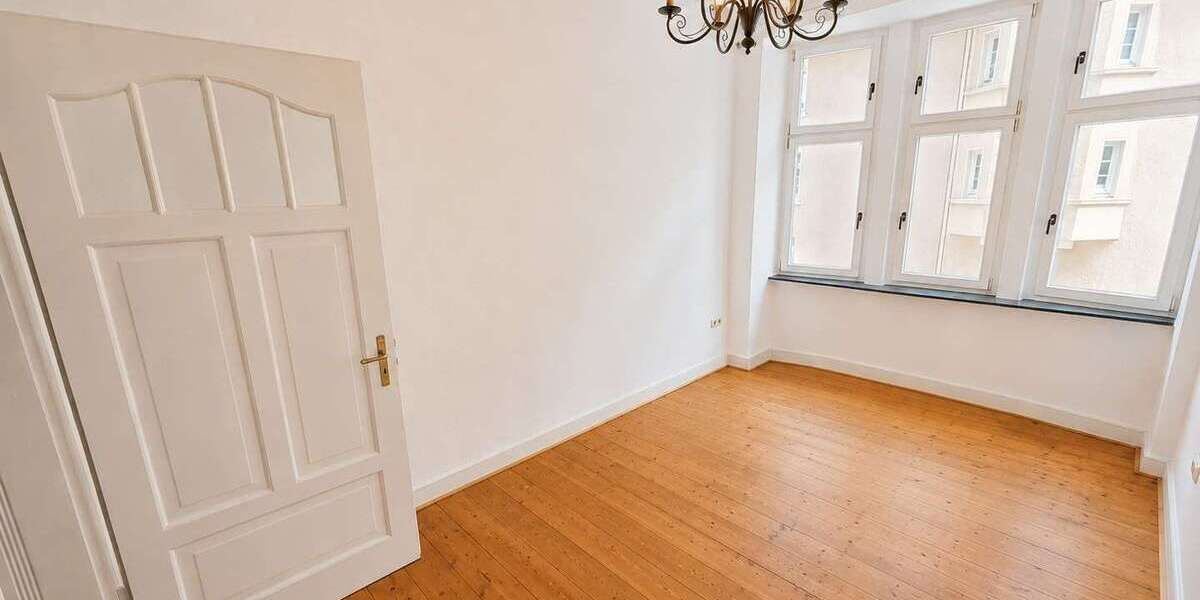 Etagenwohnung Essen Stadtbezirk III - 5 Zimmer, 111 m&sup2;, 1.400&euro; | Angebot:27033111