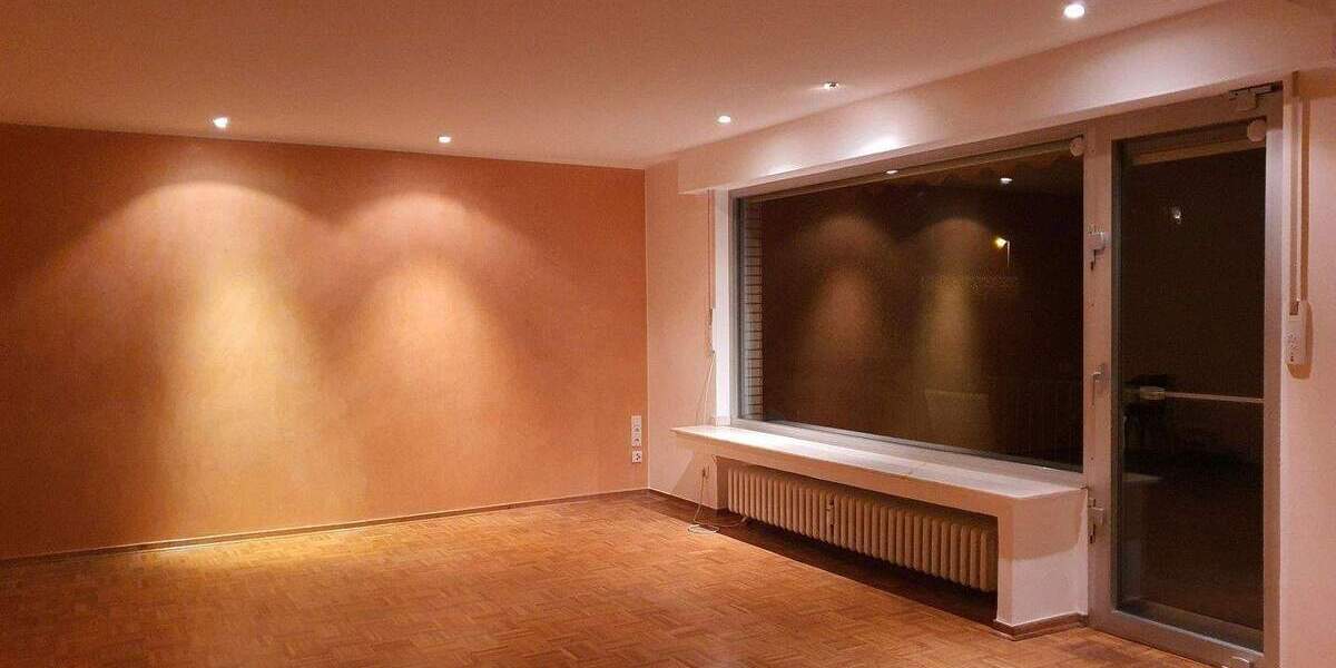 Etagenwohnung Duisburg Rahm - 4 Zimmer, 130 m&sup2;, 1.800&euro; | Angebot:25854102