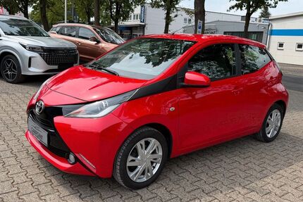 Toyota Aygo (X) 81.000 km 8.490 &euro; Neukirchen-Vluyn 47506