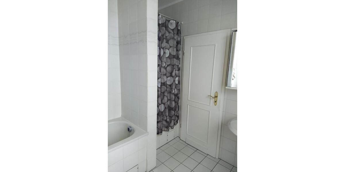 Etagenwohnung Krefeld - 3 Zimmer, 112 m&sup2;, 880&euro; | Angebot:26272589