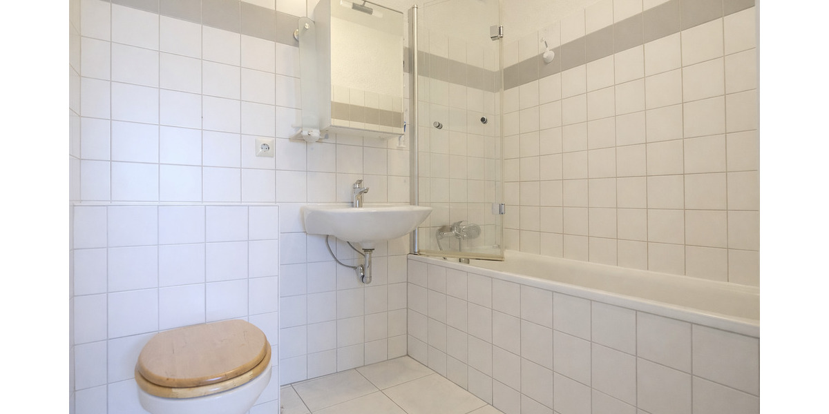 Etagenwohnung Duisburg Hochheide - 3 Zimmer, 87 m&sup2;, 110.000&euro; | Angebot:25798808