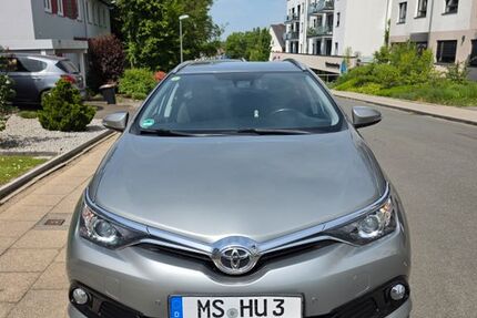 Toyota Auris 191.819 km 8.100 &euro; Essen 45127