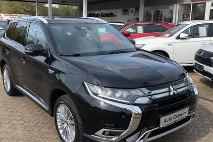 Mitsubishi Plug-in Hybrid Outlander 64.000 km 24.950 &euro; Krefeld 47807