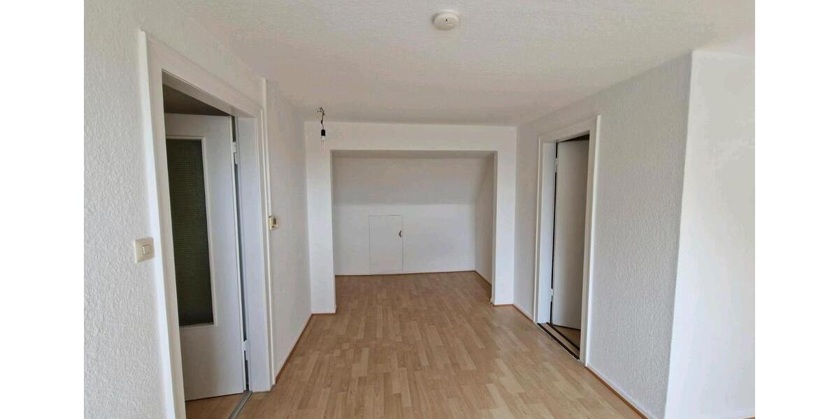 Dachgeschoßwohnung Essen Stadtbezirk IV - 2 Zimmer, 40 m&sup2;, 370&euro; | Angebot:25538414