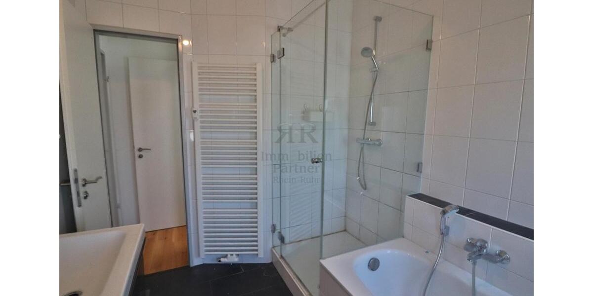 Dachgeschoßwohnung Voerde (Niederrhein) - 4 Zimmer, 120 m&sup2;, 1.056&euro; | Angebot:25852214