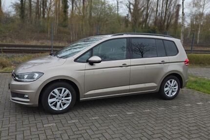 VW Touran 161.600 km 16.900 &euro; Geldern 47608