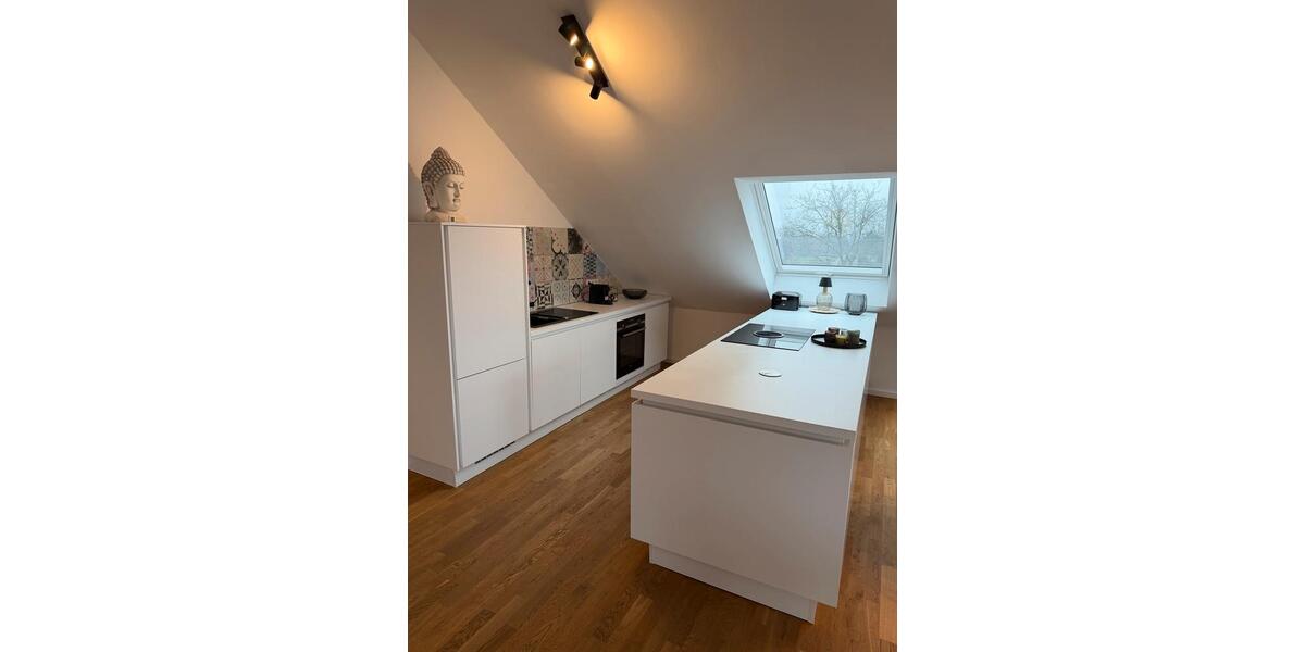 Dachgeschoßwohnung Krefeld Gellep-Stratum - 3.5 Zimmer, 115 m&sup2;, 1.900&euro; | Angebot:25205244