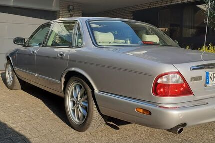 Jaguar XJ8 128.300 km 12.800 &euro; Krefeld 47799