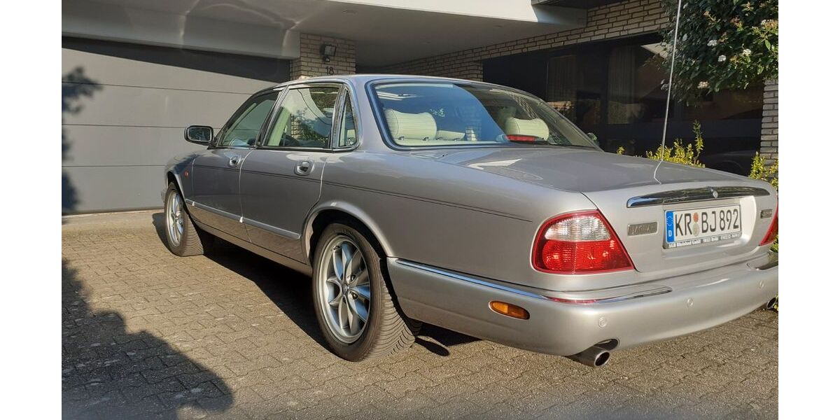 Jaguar XJ8 128.300 km 12.800 &euro; Krefeld 47799