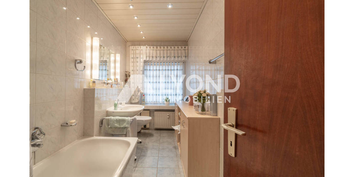 Etagenwohnung Wesel / Feldmark Feldmark - 5 Zimmer, 121 m&sup2;, 229.000&euro; | Angebot:25968757