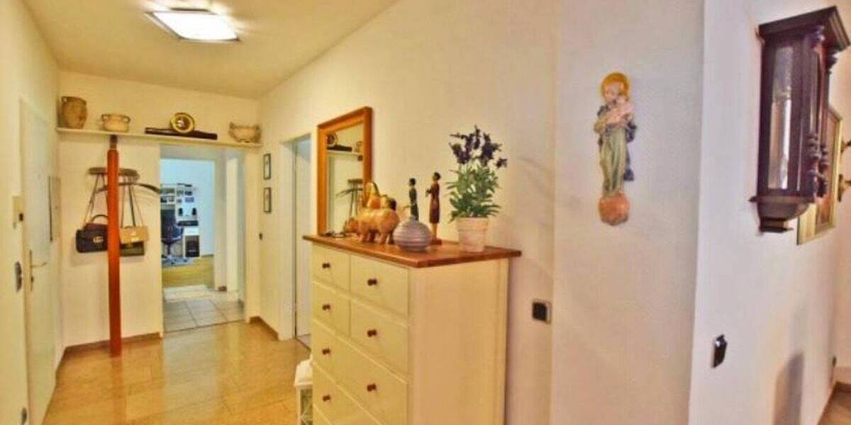 Etagenwohnung Essen Schuir - 2 Zimmer, 95 m&sup2;, 1.150&euro; | Angebot:26228920