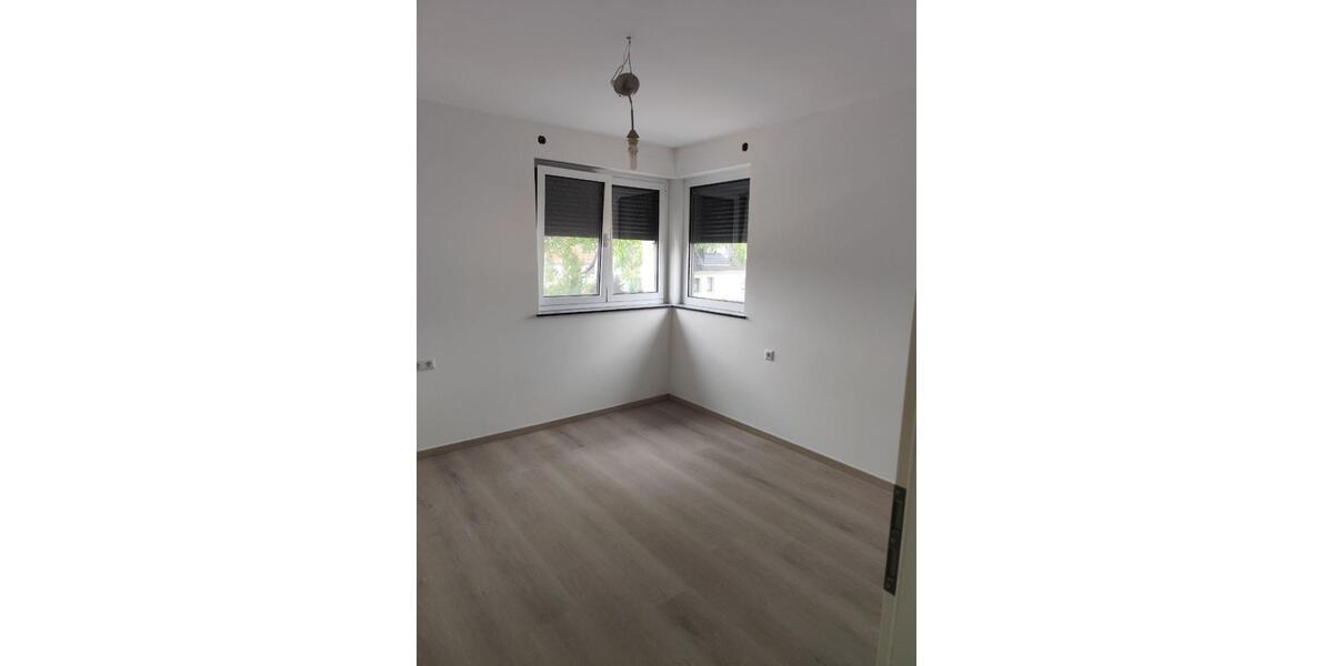Doppelhaushälfte Essen Stadtbezirk VIII - 5.5 Zimmer, 134 m&sup2;, 2.300&euro; | Angebot:24130141