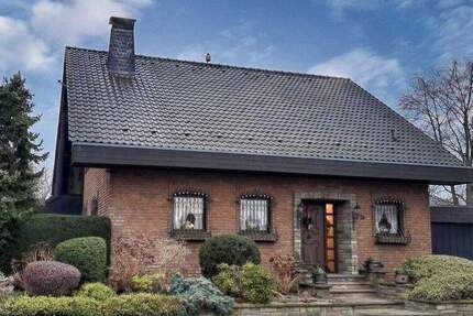 Haus Krefeld Traar - 4 Zimmer, 190 m&sup2;, 750.000&euro; | Angebot:25693384