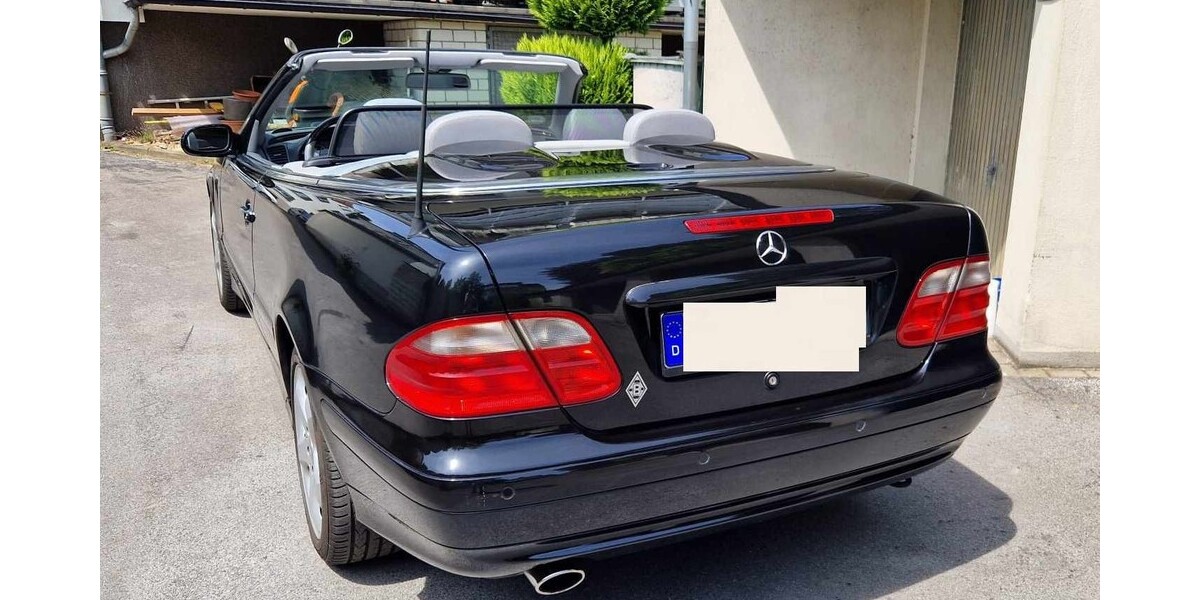 Mercedes-Benz CLK 320 165.500 km 9.490 &euro; Moers 47441
