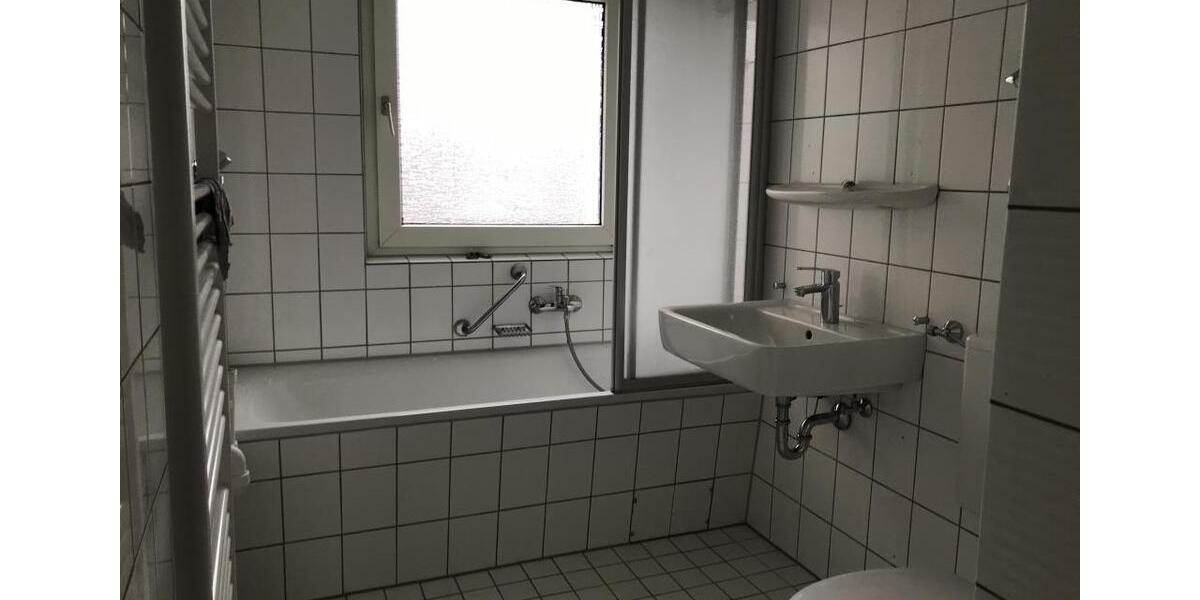 Erdgeschoßwohnung Duisburg Huckingen - 3.5 Zimmer, 64 m&sup2;, 569&euro; | Angebot:24213623