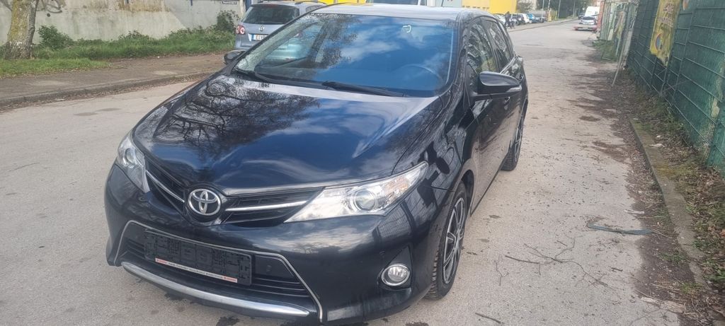 Toyota Auris 280.505 km 6.300 &euro; Essen 45326