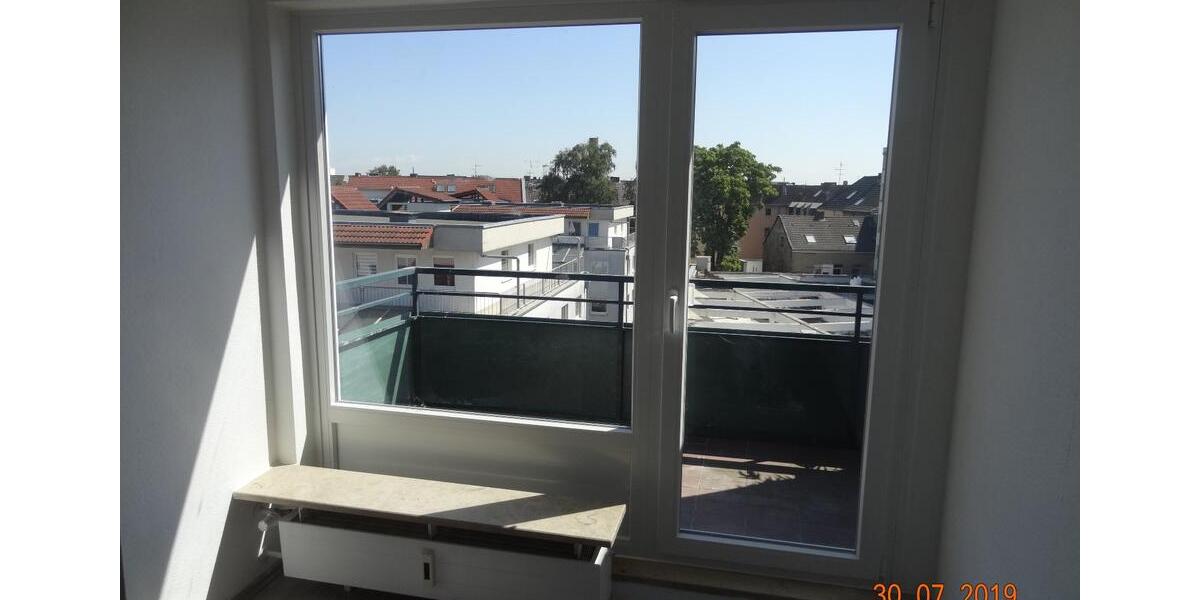 Dachgeschoßwohnung Krefeld - 3 Zimmer, 70 m&sup2;, 610&euro; | Angebot:25854723