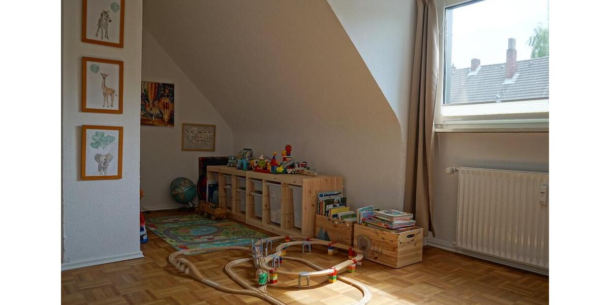 Dachgeschoßwohnung Essen Stadtbezirk II - 4 Zimmer, 95 m&sup2;, 379.000&euro; | Angebot:26288282