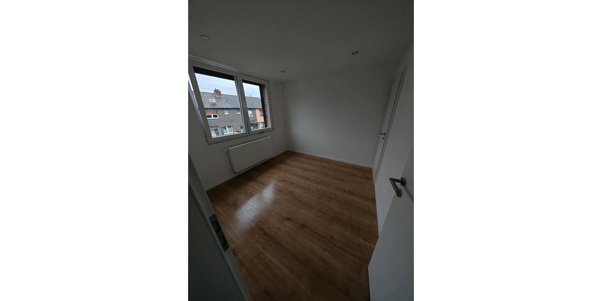 Reihenhaus Oberhausen Schmachtendorf - 4 Zimmer, 90 m&sup2;, 319.000&euro; | Angebot:26118921