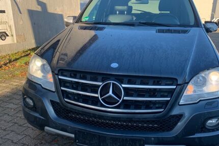 Mercedes-Benz ML 300 348.500 km 5.499 &euro; Gelsenkirchen 45881
